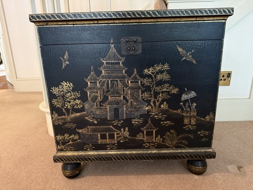 Chinese black trunk - trunk/chest, in