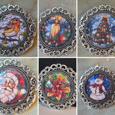 Handmade brooch with christmas