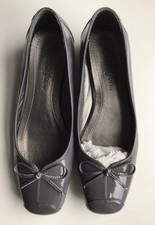 TRUE FORM  Leather Court  Shoe