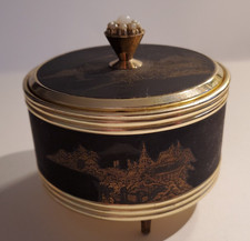 VINTAGE POWDER COMPACT - MUSIC BOX   - MOUNTAIN  VILLAGE SCENE  - WORKING - READ