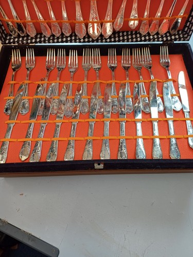Sets epns cuttlery in - of,