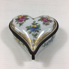Antique 19th Century Porcelain Heart Shaped Trinket Box With Floral Decoration 