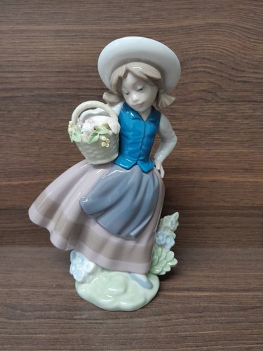 Lladro figurine 5221 - figurine,