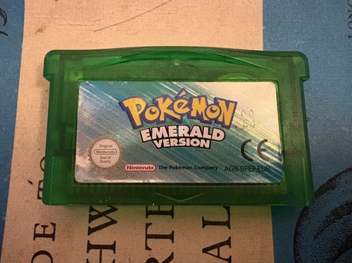 Pokemon emerald gba genuine - pokemon,