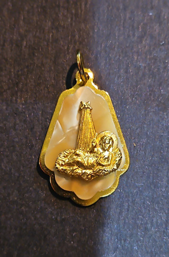 Souvenir gold toned - gold,