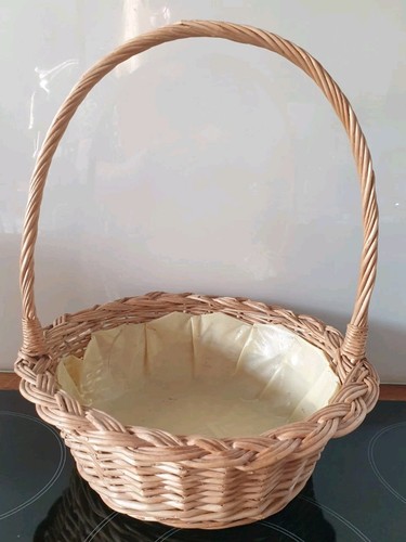 Wicker display basket lined - basket,