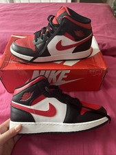 Nike Air Jordan 1 Mid Red