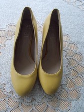 M&S size 5.5 mustard leather