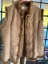 EWM SIZE 18/20 SUEDE GILET WITH FUR LINING , FASTENED WITH 5 TOGGLES.