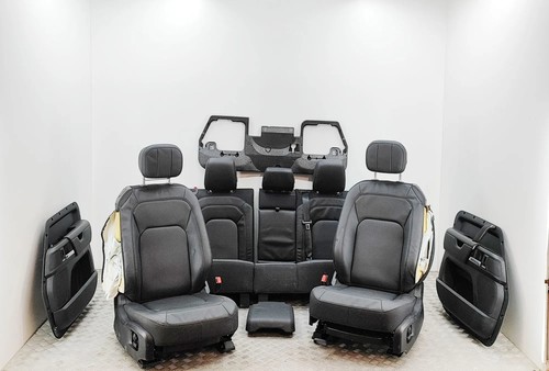 Land rover defender wagon - rover,
