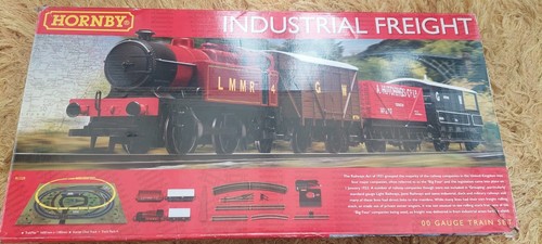 Hornby train set bundle - hornby,
