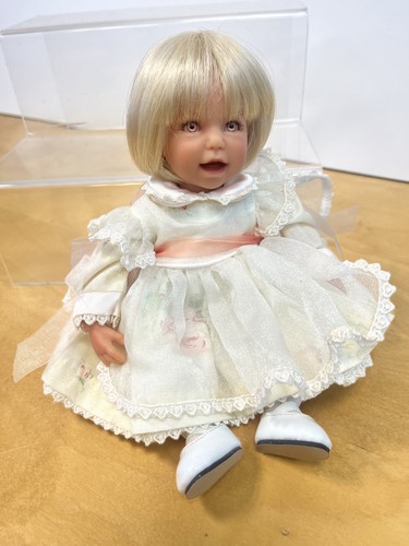 Lee middleton dolls - middleton, reva