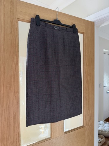 Tartan plaid black red midi - red,