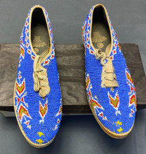 VINTAGE SIOUX NATIVE AMERICAN INDIAN FULLY BEADED TENNIS SHOES SIZE 7 1/2