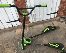 Yvolution Fliker Carver C3 Scooter V-Scooter - Green
