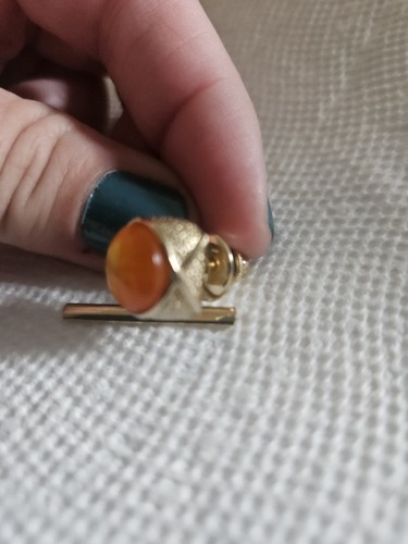 Vintage tie tack - /,