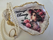Vintage Beauty Woman Oyster