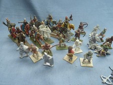 25x 28mm Medieval Mounted Knights & Foot Soldiers. Essex Miniatures