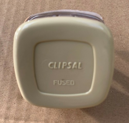 Clipsal amp pin plug - 13,