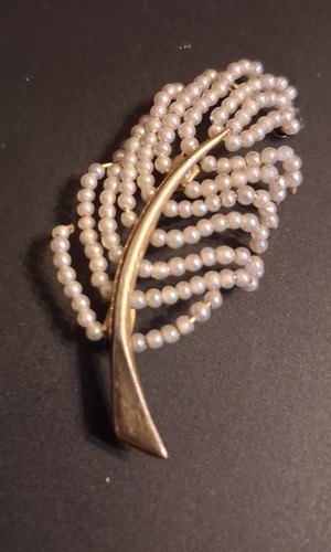 Vintage leaf brooch pearl - ,