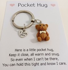 POCKET HUG BEAR KEYRING