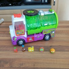 Good Condition Rare Trash Pack Sewer Truck with 5 Trashies