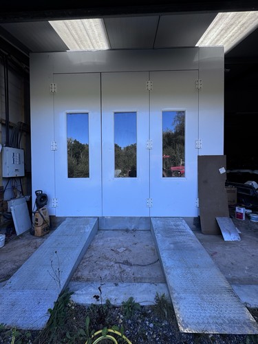 Demonstration spray booth - demonstration, booth–