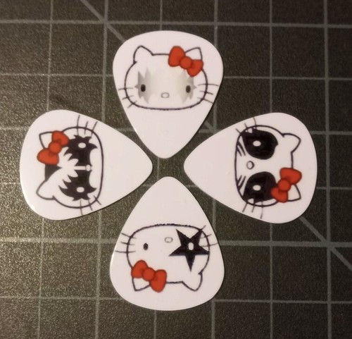 Hello kitty kiss faces guitar - hello,