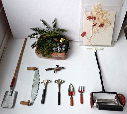Dollshouse miniature garden - miniature,
