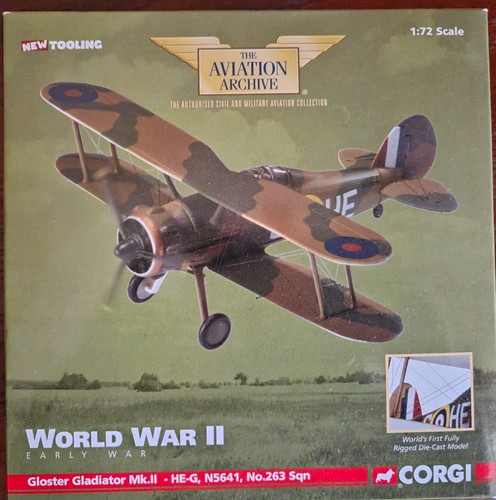 Corgi aa36201 gloster - corgi,