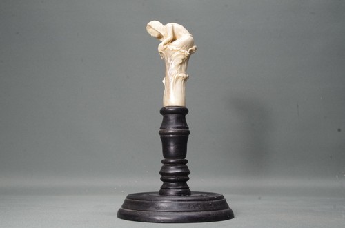 Carving wooden base art - on,