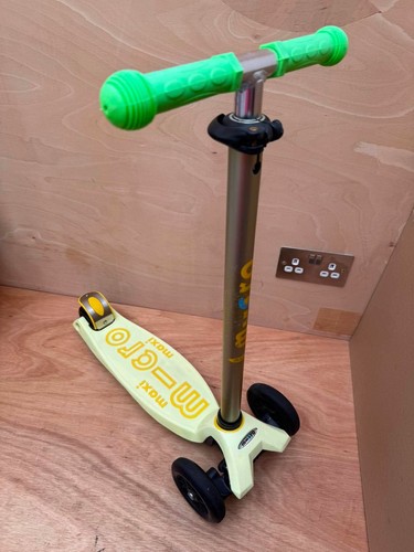 Yellow maxi micro scooter - yellow,