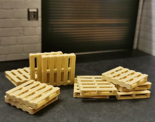 Scale wooden pallets - 1/64,