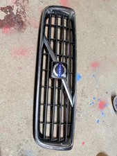 VOLVO S80 FRONT GRILLE CENTRE
