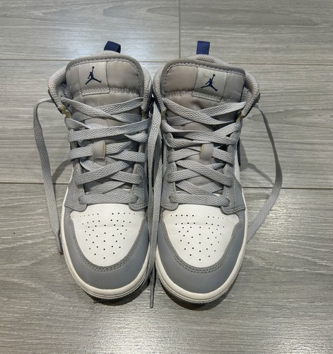Nike air jordan mid - air,