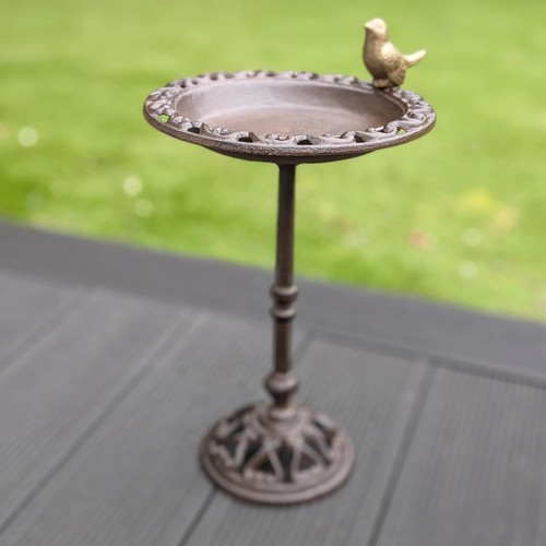 Cast iron 38cm tall bird - 38cm,