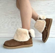 RJ’s Fuzzies Trixie Chestnut