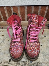 Ladies Dr Martens Size 7 fruit