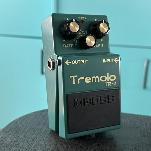 Boss tremolo guitar - boss, tr-2