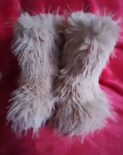 Ladies Beige Fur Yeti Boots. Size 6.5. New.