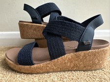 Skechers Beverlee Arch Fit