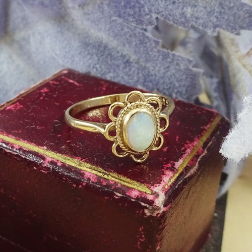 Vintage 9ct gold opal ring - vintage, uk