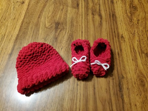 Baby hat and bootie - baby,