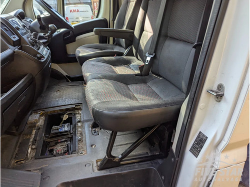 Peugeot boxer front - peugeot, passenger