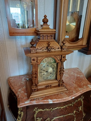 Mantel clock table - ,