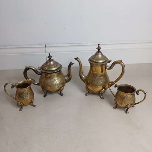 Vintage four footed engrved - footed,