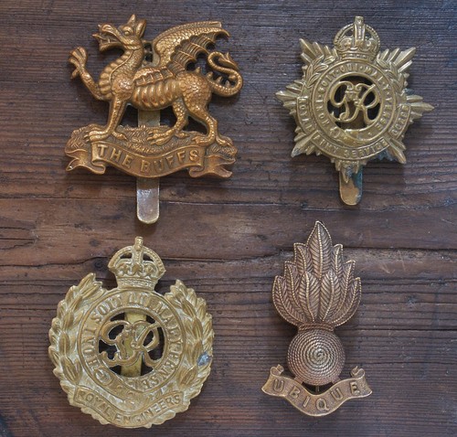 Army cap badges royal - army, badges;