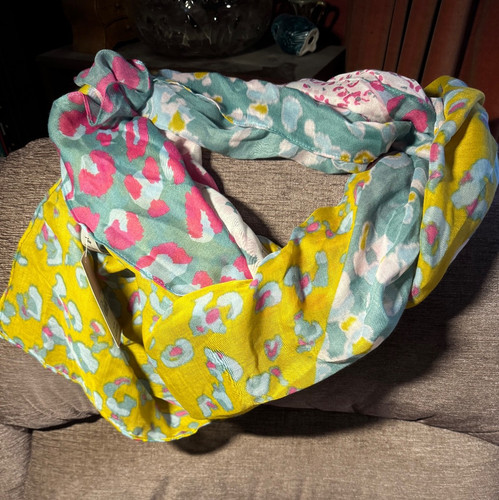 Nwt women light - nwt, scarf