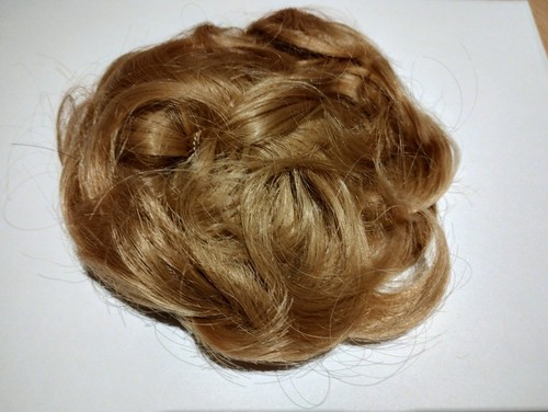 Strawberry blonde messy hair - blonde,