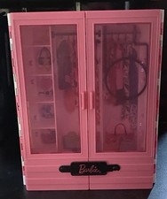 Mattel Barbie Portable Carry Case Wardrobe 2018 with 6 Hangers